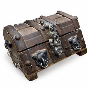 Dark wood pirate booty stash/jewelry box lion head